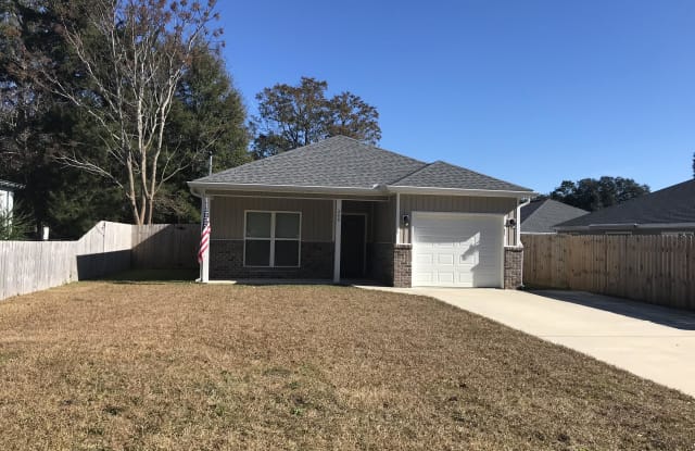 240 Dixie Street - 240 Dixie Street, Crestview, FL 32536