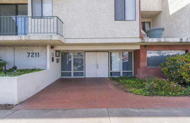 Photo of 7211 Cozycroft Avenue - 1#23