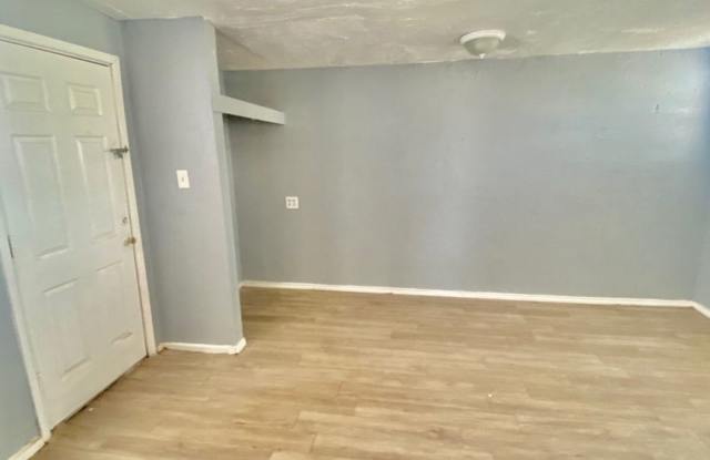 $0 First Month's Rent / $0 Deposit at Move-in