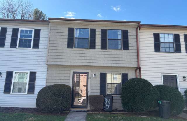 CountryPlace Townhomes off Lakeside Drive