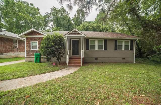 3 Bed 1 Bath in Decatur!