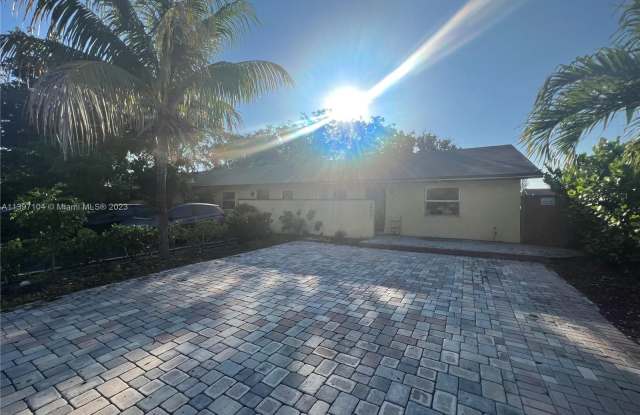 4402 NW 5th Ave