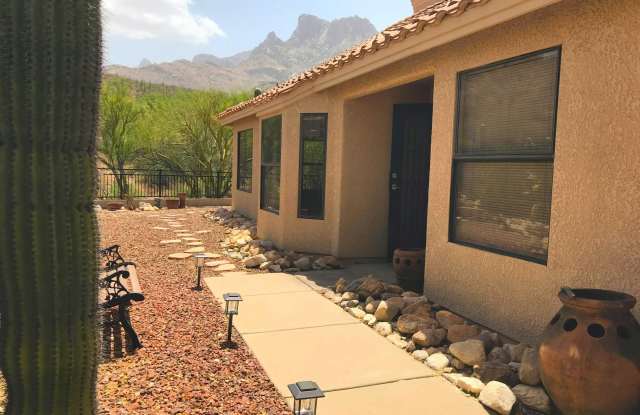 Photo of 1773 E Deer Hollow Loop