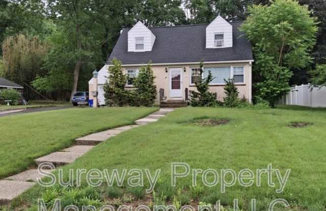 2008 Maple Ave