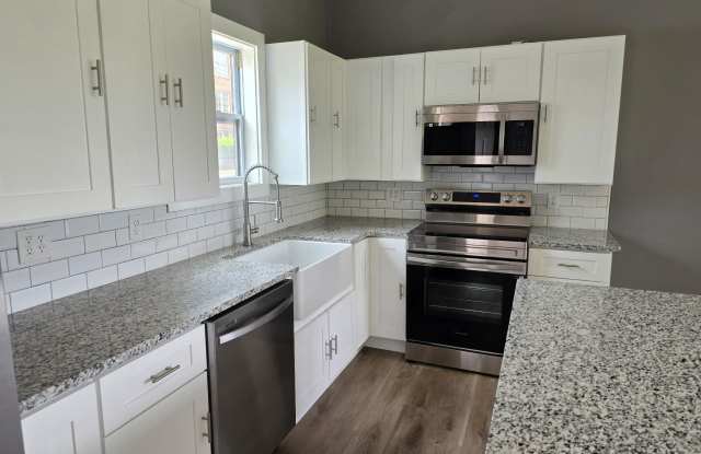 301 E Churchwell Ave