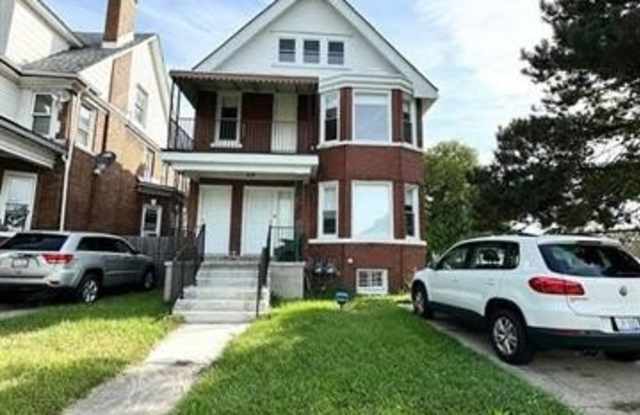 846 E Grand Boulevard