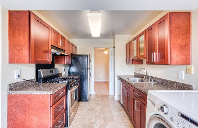 Photo of Oakton Park Apartments