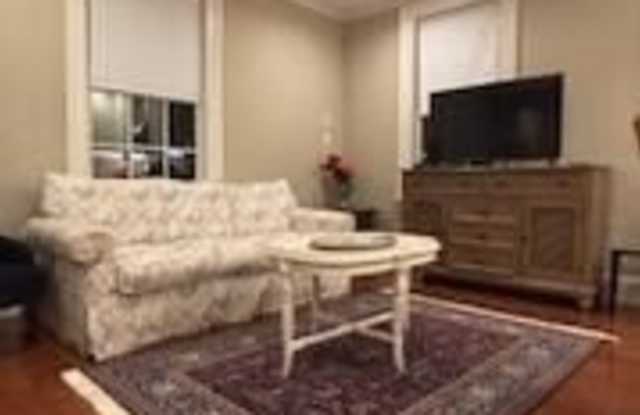 10-12 Lynde St unit: 5