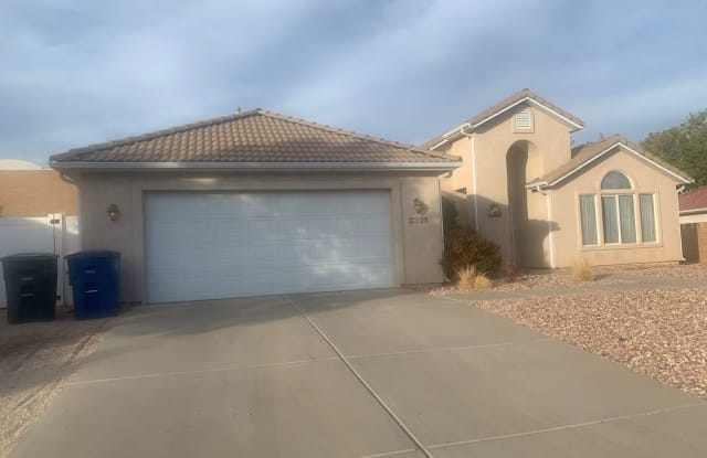 2321 Panorama Pkwy N - 2321 Panorama Parkway, St. George, UT 84790