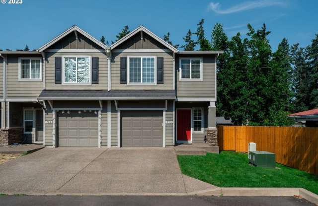 Stunning townhouse in Canby- 3 bed / 2.5 bath , garage, AC