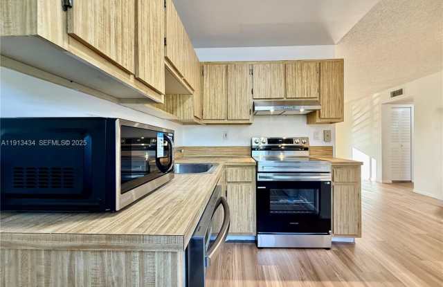 Photo of 313 Gardens Dr