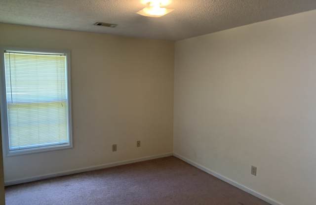 1902 Bunker Hill Rd Apt D