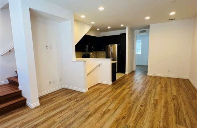 Photo of 14118 W Oak