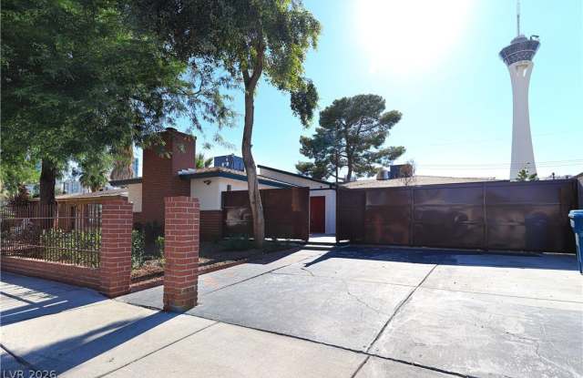 2100 SANTA YNEZ Drive