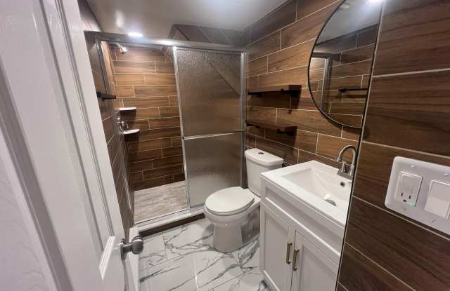 1717 DANFORTH STREET