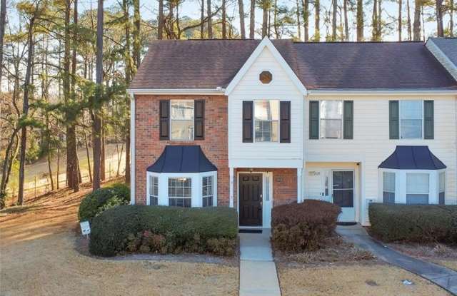 2045 Fairways Court NW