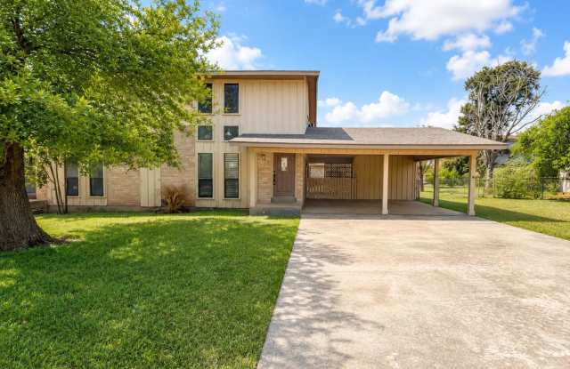 Stylish Two-Story Duplex with Loft, Fireplace & Private Backyard in New Braunfels!