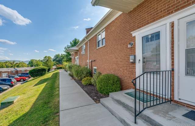 23 Alpine Drive unit: E