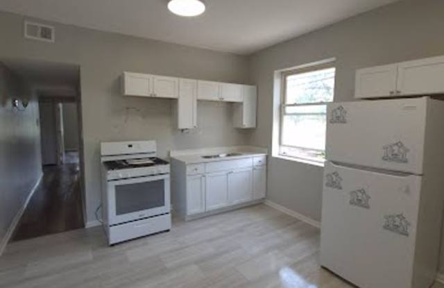Photo of 1250 S Karlov