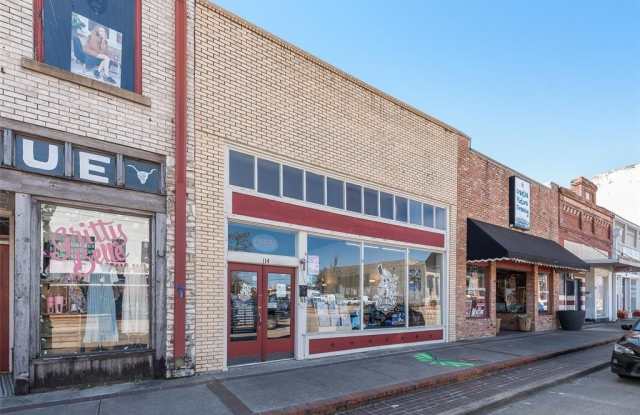 Photo of 114 E Moore Avenue