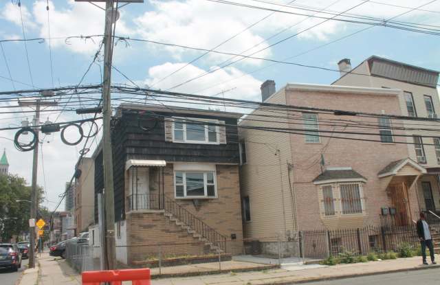 Photo of 164 TONNELLE AVE