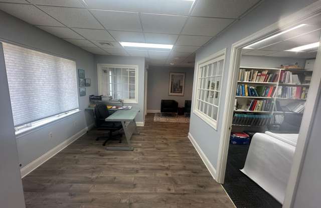 945 RUSSELL AVE. unit: B