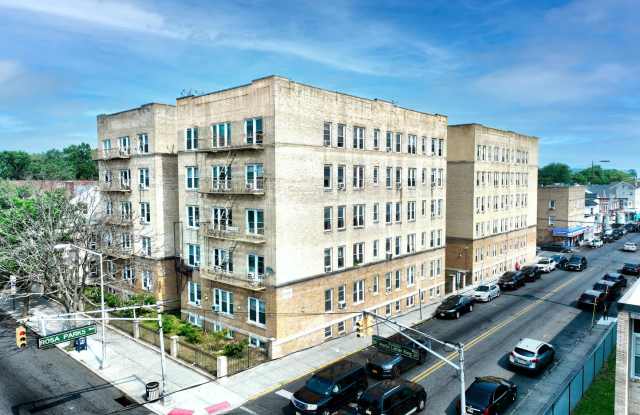 Photo of 288 Rosa Parks Blvd