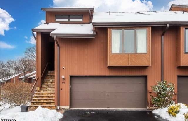 41 Sullivan Dr