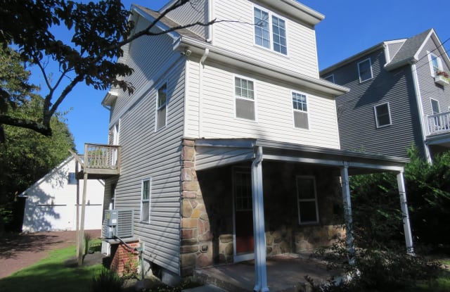 41 N EDGEWATER AVENUE - 41 N Edgewater Ave, Bucks County, PA 19067