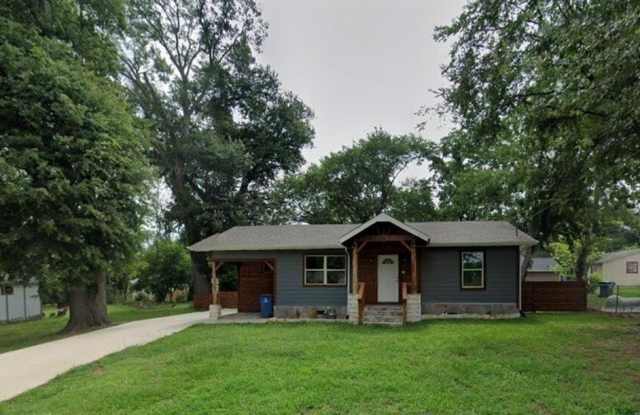 904 N Hamlett Street