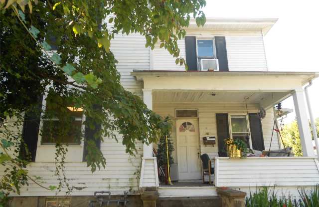 16 1/2 Montrose Ave - B