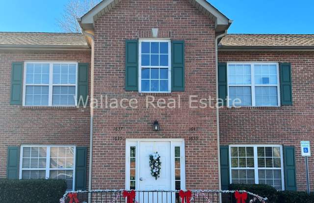 FOUNTAIN CITY: 2 BEDROOM, 2 BATHROOM CONDO IN MAPLE CHASE