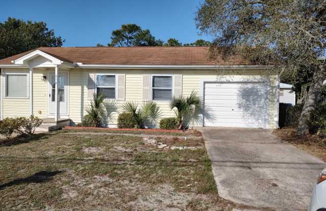 Cozy Retreat in the Heart of PCB! *1/2 Off Security Deposit for Active-Duty Military!!*
