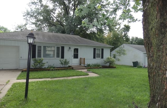 4235 North Elmwood Avenue - 4235 North Elmwood Avenue, Kansas City, MO 64117