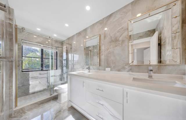 1538 Tamarind Court