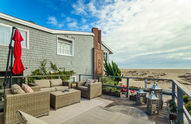 720 West Oceanfront - 720 W Oceanfront, Newport Beach, CA 92661