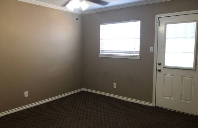 3/1.5 House with HUGE backyard available in February!