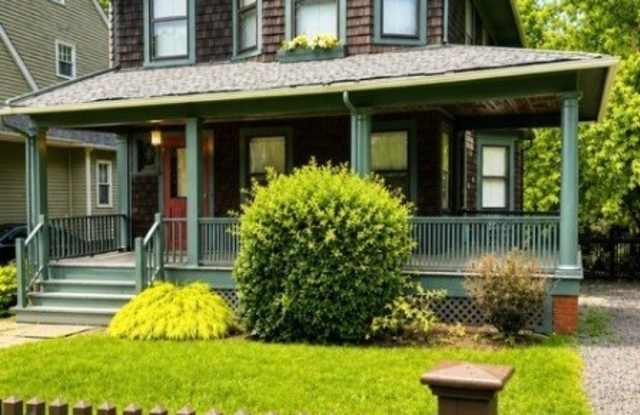 42 Gates Ave