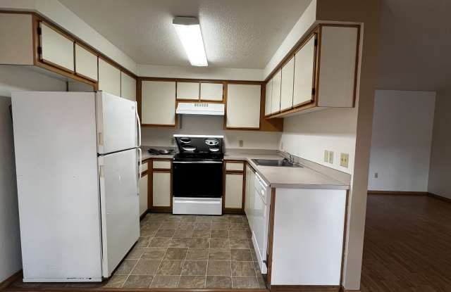 387 Madrona Ave. SE #240