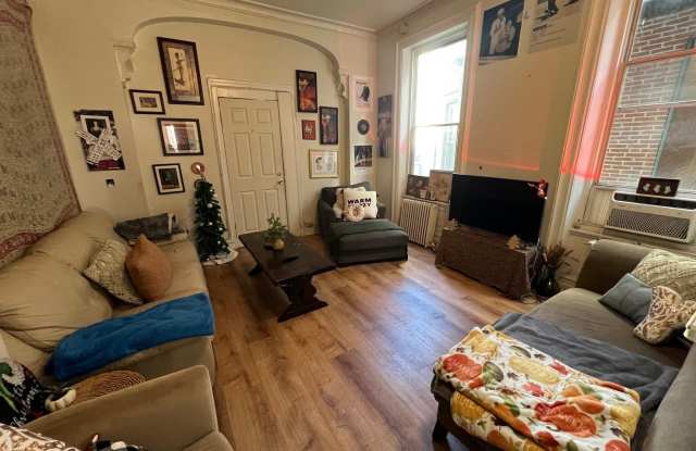 Photo of 1709 W MONTGOMERY Avenue unit: 2