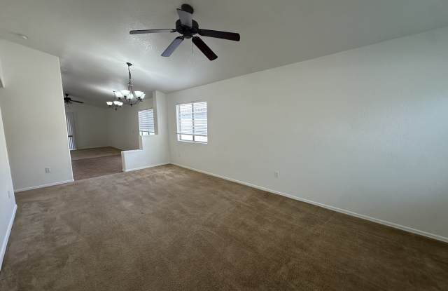 7438 S Pacific Willow Dr