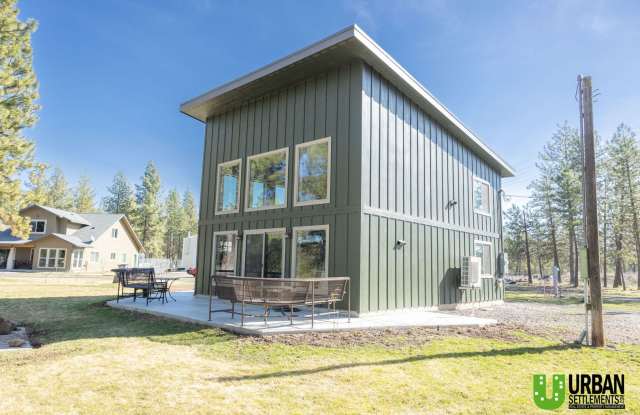 Modern 1 bedroom Cabin with amazing views out side Cheney, WA photos photos