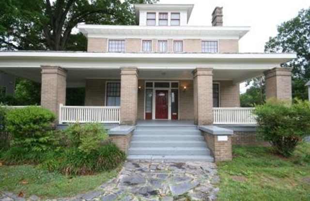 Gorgeous Historic Home / 3 Spacious Floors / All Appliances / Storage Building