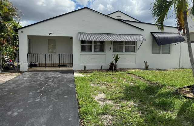 251 NW 49th Ave