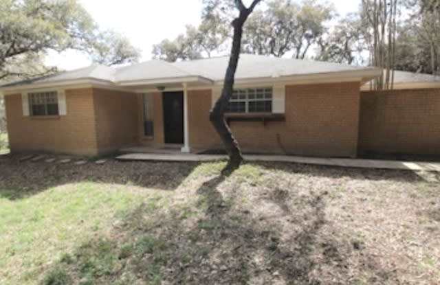 1251 PEBBLE BEACH RD - 1251 Pebble Beach Road, Lakehills, TX 78063