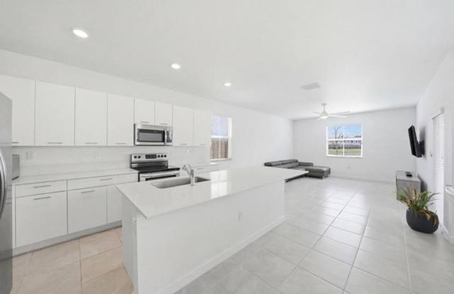 2324 NW 130th Terrace, Miami, FL 33167 - 1481