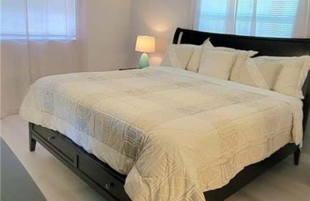 300 Valley Stream Dr