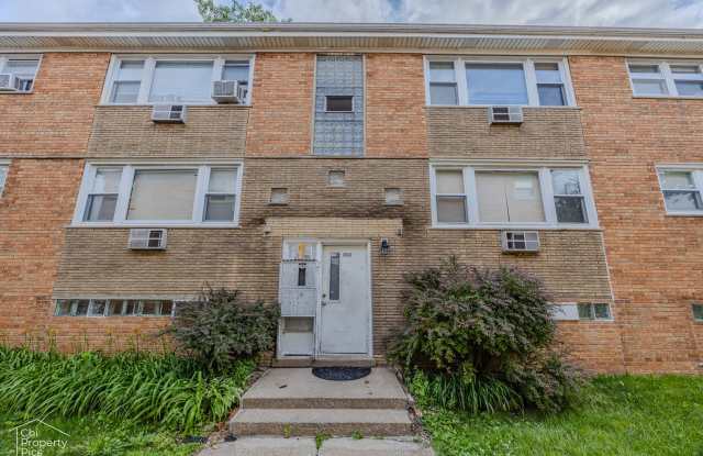 2806 E 76th Pl.