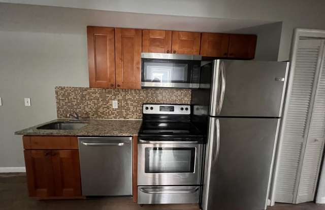 4612 HILLSIDE Road SE unit: 4