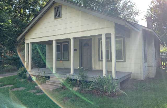 Beautiful 2 Bedroom 1 Bath DUPLEX